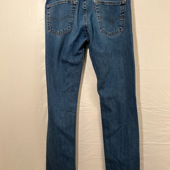 Levi’s 511 Tagged 32x34 but inseam measures 32" - Picture 2 of 8